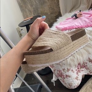 Dirty Laundry platforms